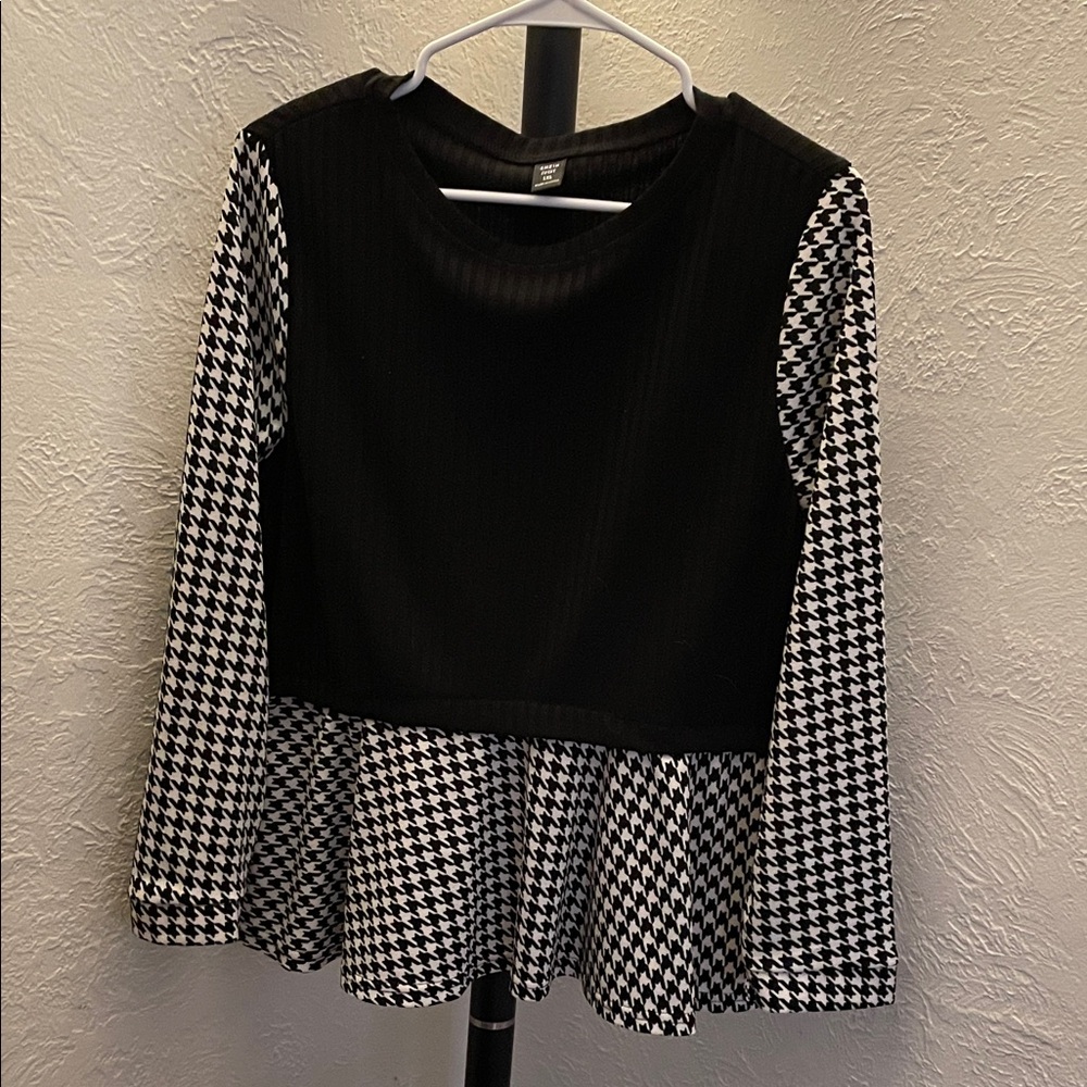 SHEIN Black Ribbed Curve 1XL Top